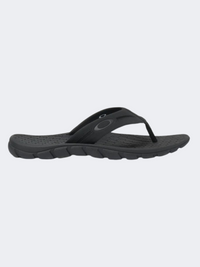 Oakley Operative 2 Men Lifestyle Slippers Blackout