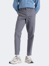 New Balance Athletics Standard Tapered 30 Inch Men Lifestyle Pant Graphite