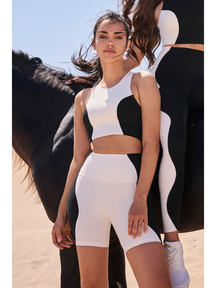 Wiskii High-Waisted Color-Block Women Sportswear Short Blackon Ivory