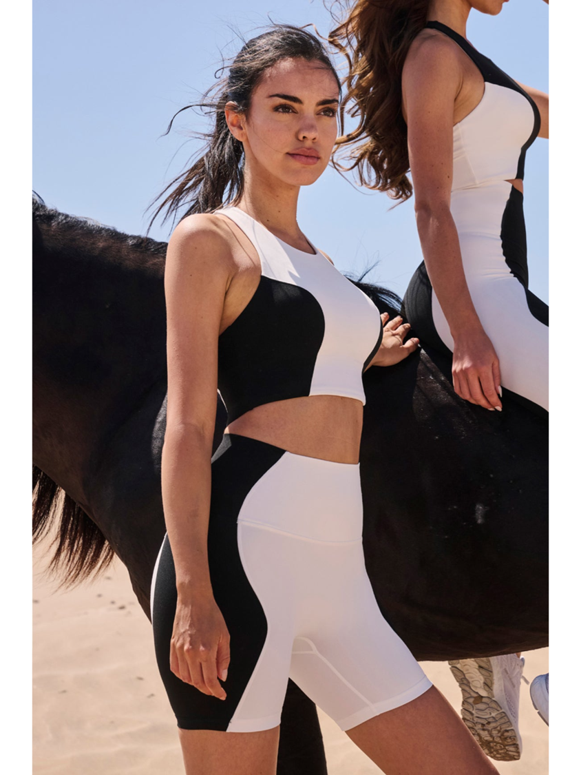 Wiskii High-Waisted Color-Block Women Sportswear Short Blackon Ivory