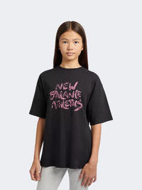 New Balance Athletics Graffiti Graphic Kids-Girls Lifestyle T-Shirt Caviar/Pink